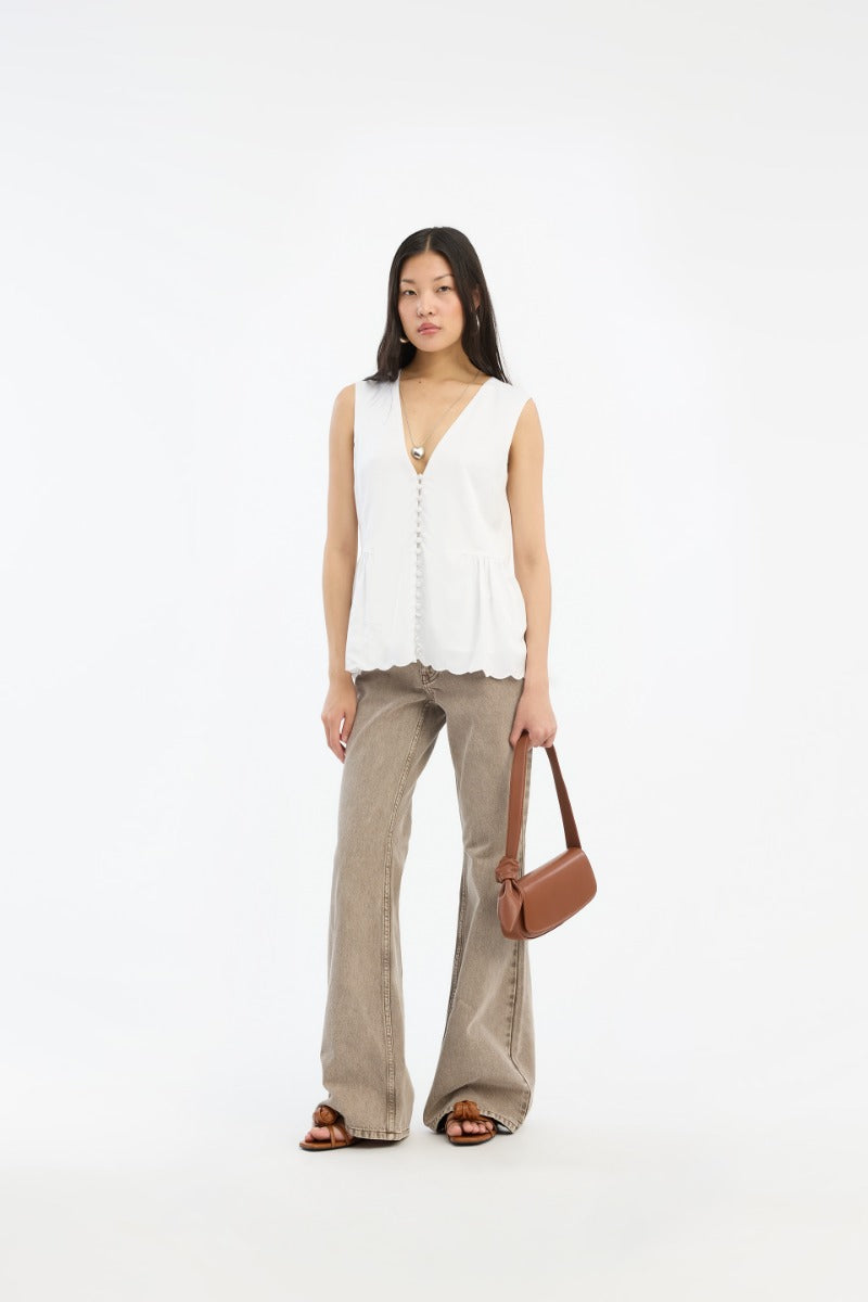 High-waisted flared jeans