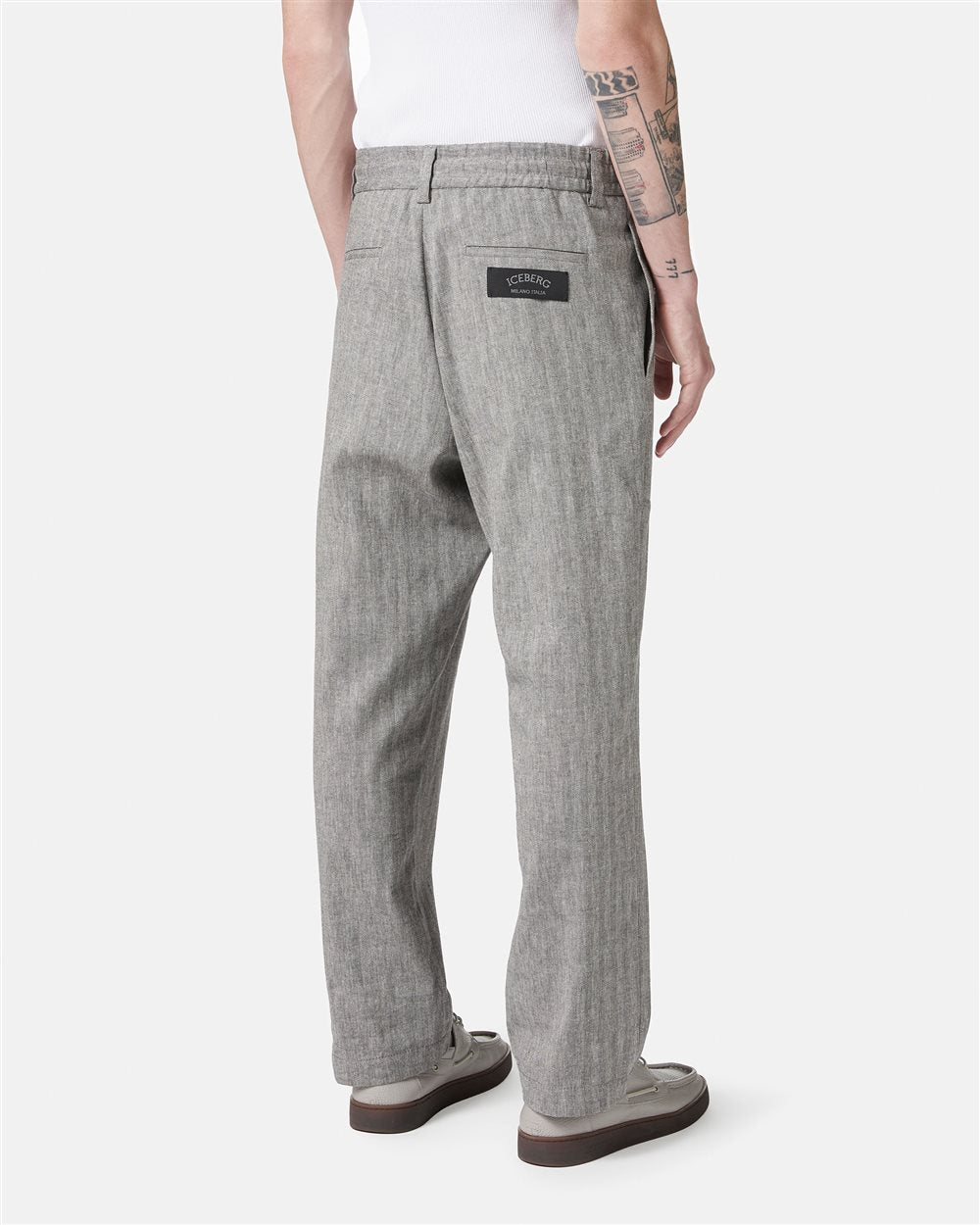Stretch herringbone cargo fit pants