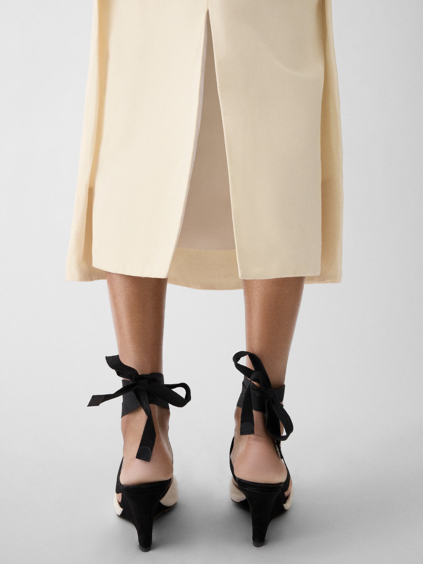 White la robe tablier dress