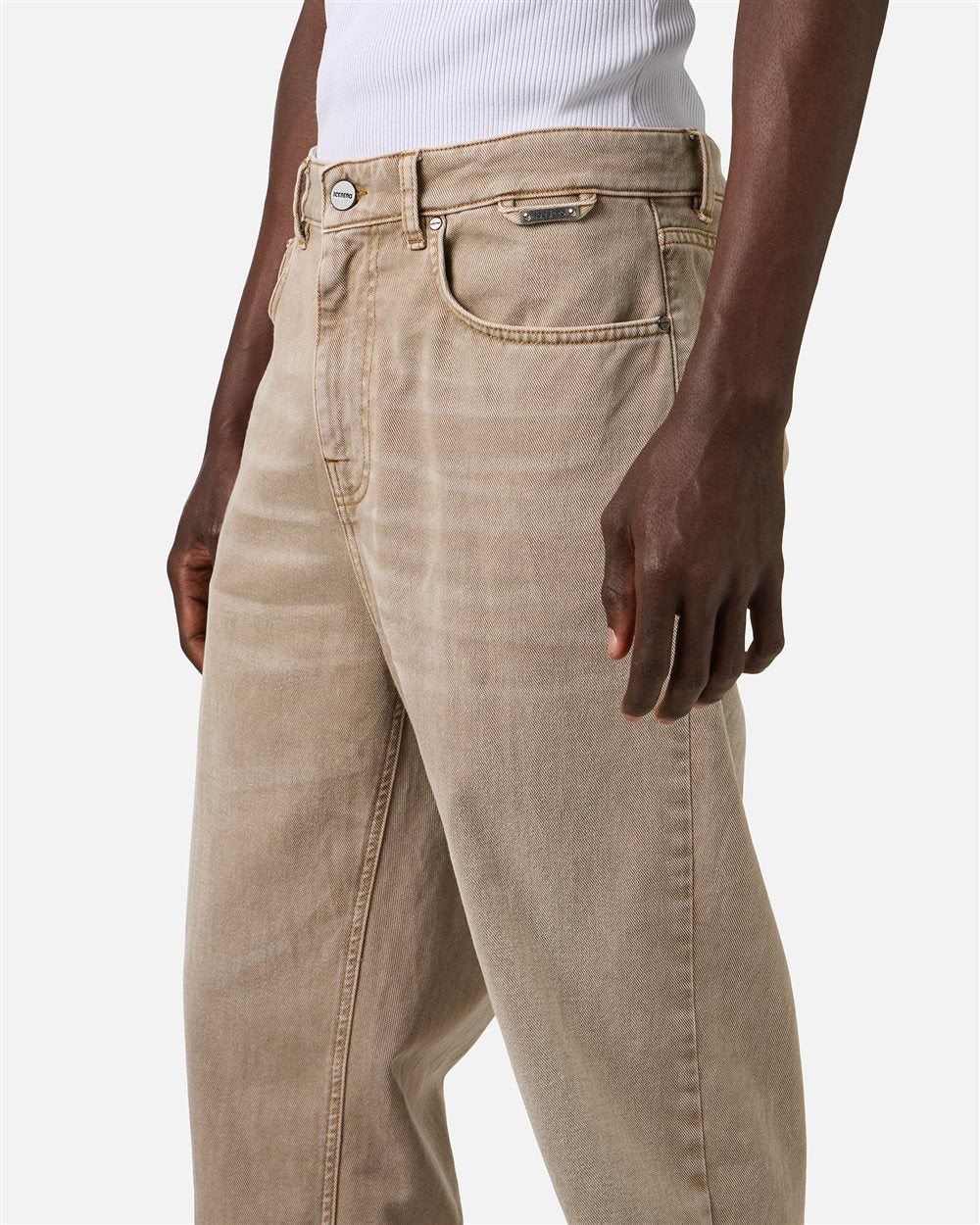 Beige carpenter pants with 5-pockets in bull denim