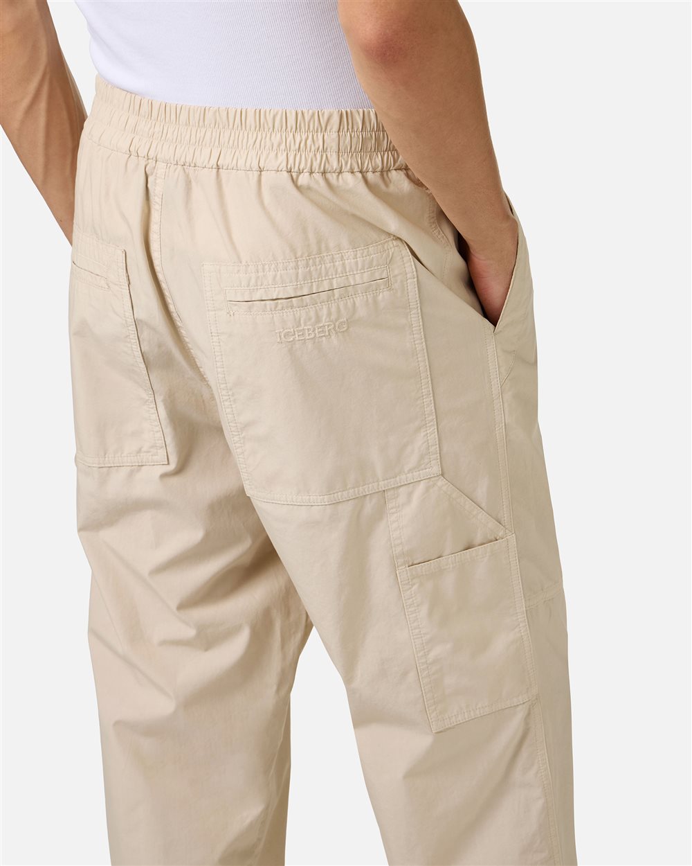 Beige cargo pants in a garment-dyed parachute fabric