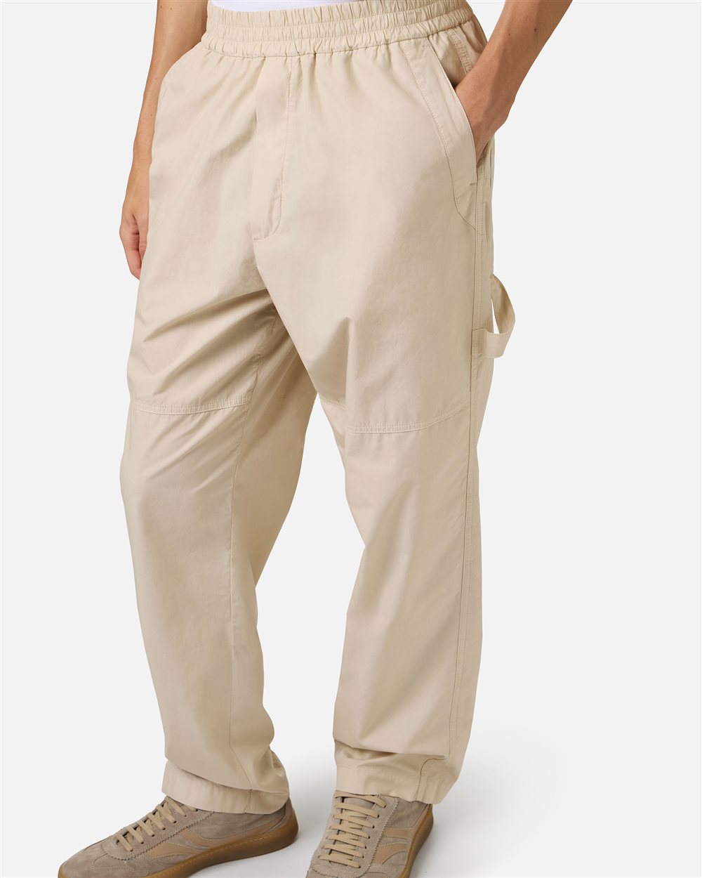 Beige cargo pants in a garment-dyed parachute fabric