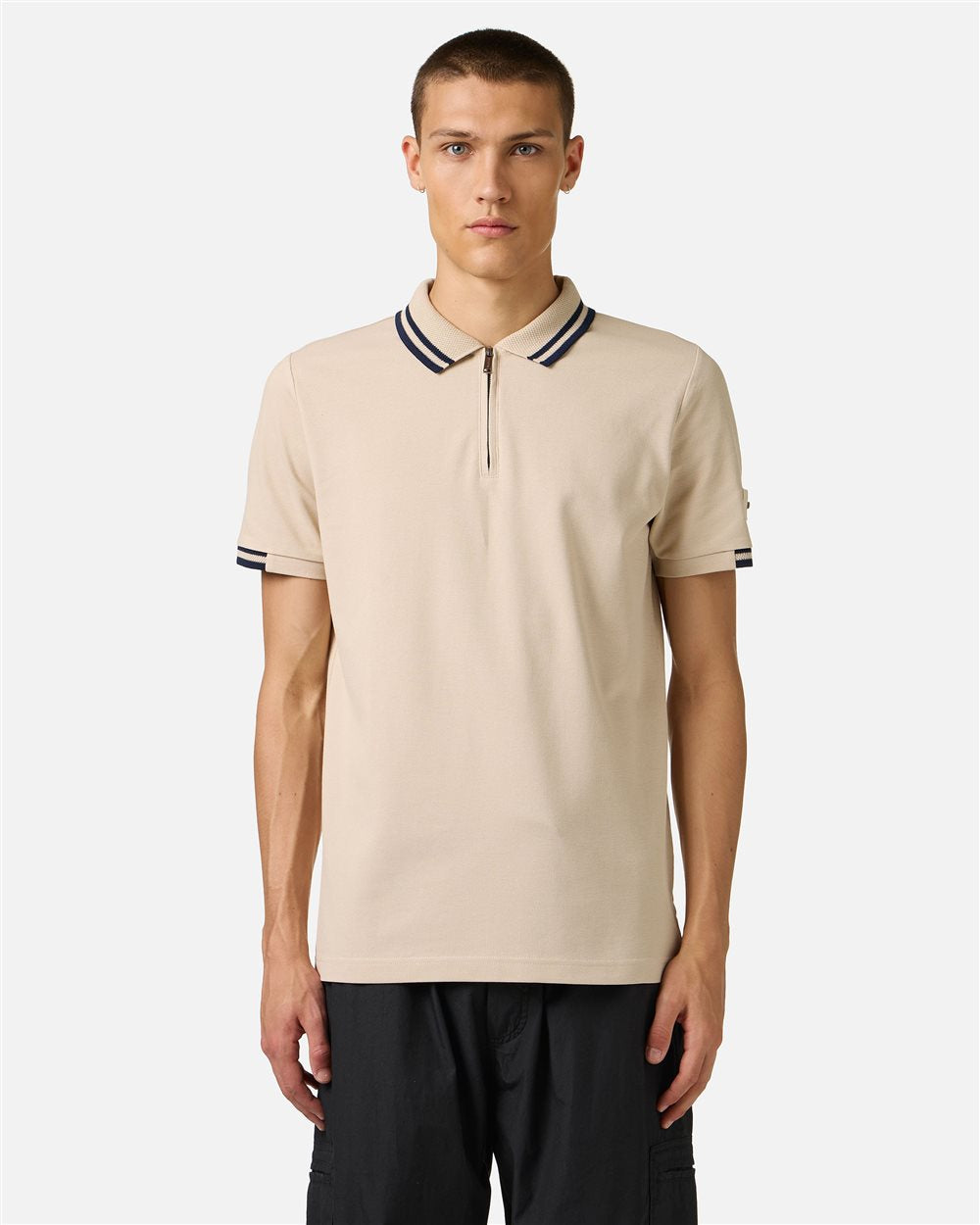 Regular fit short-sleeved polo shirt in cotton piquet