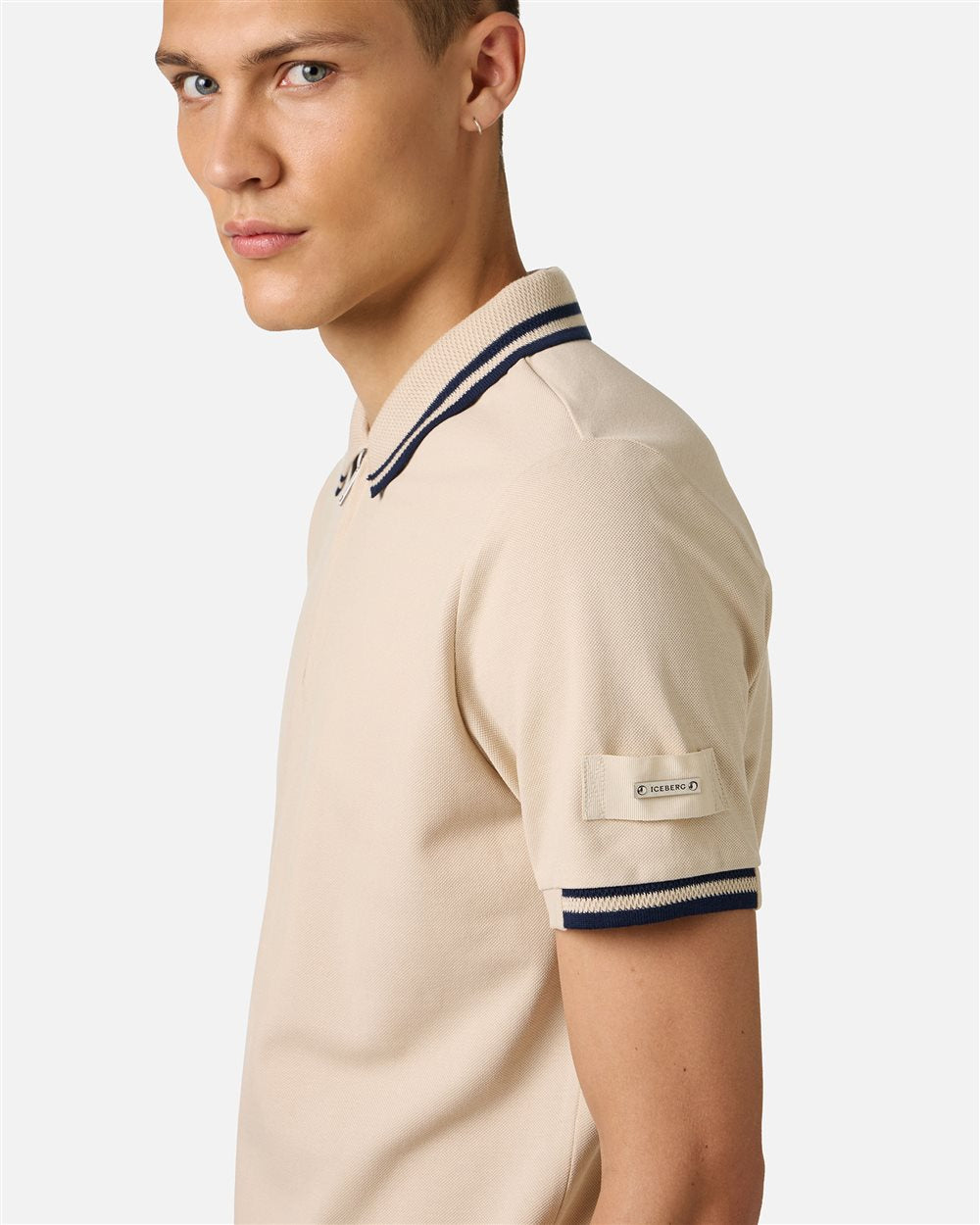 Regular fit short-sleeved polo shirt in cotton piquet
