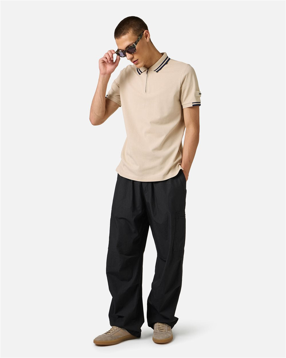 Regular fit short-sleeved polo shirt in cotton piquet