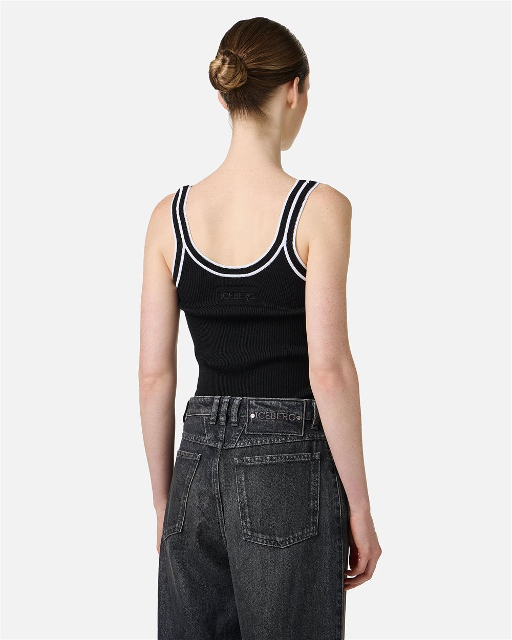Black ribbed tank top in stretch cotton