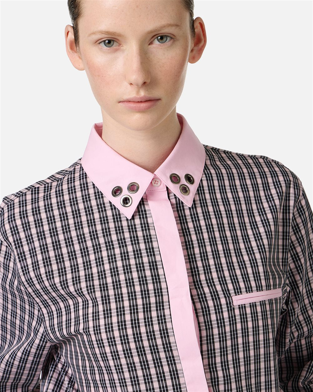 Long-sleeved, comfort fit fuchsia and black check poplin shirt
