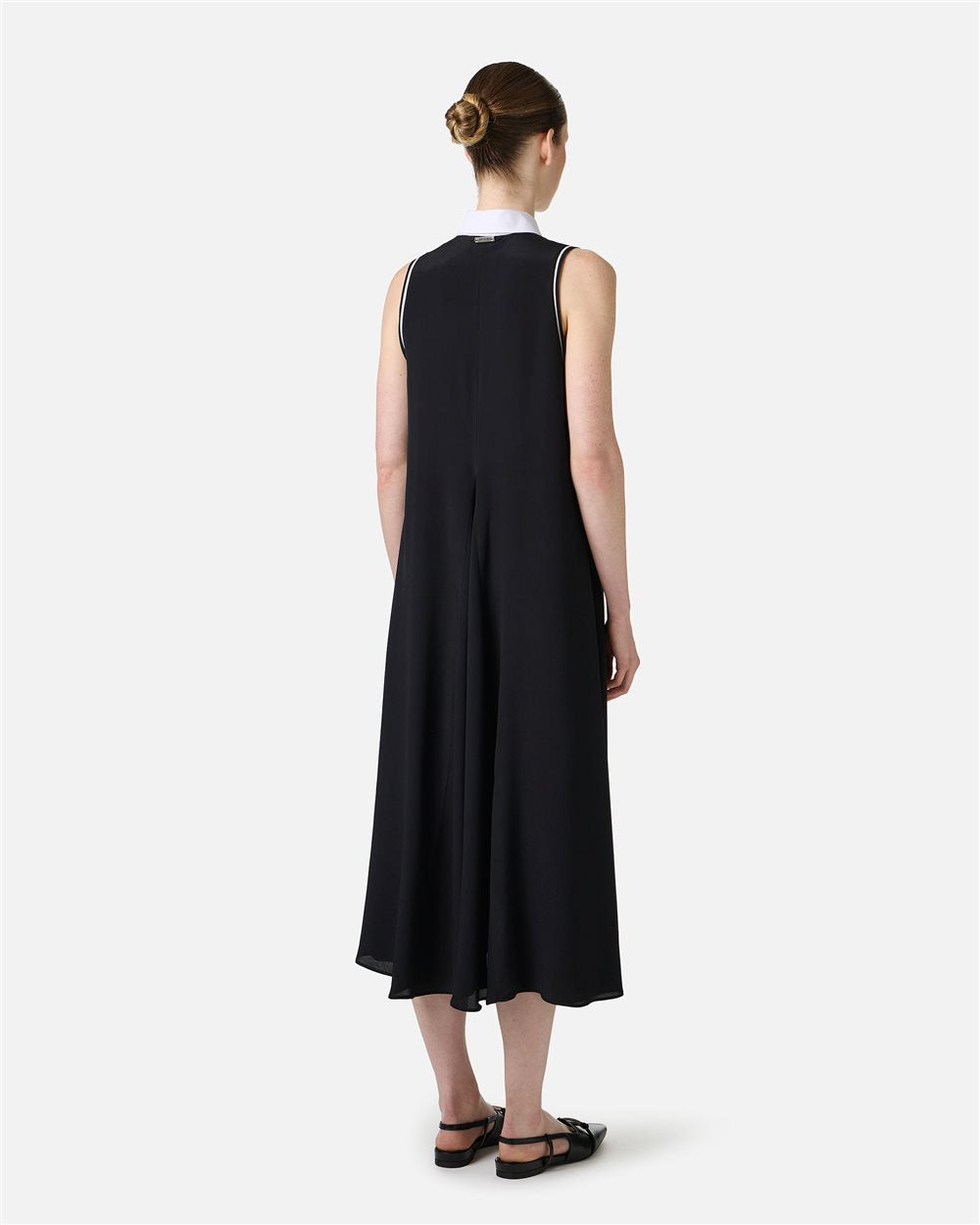 Black, relaxed fit sleeveless dress in silk-blend crepe de chine