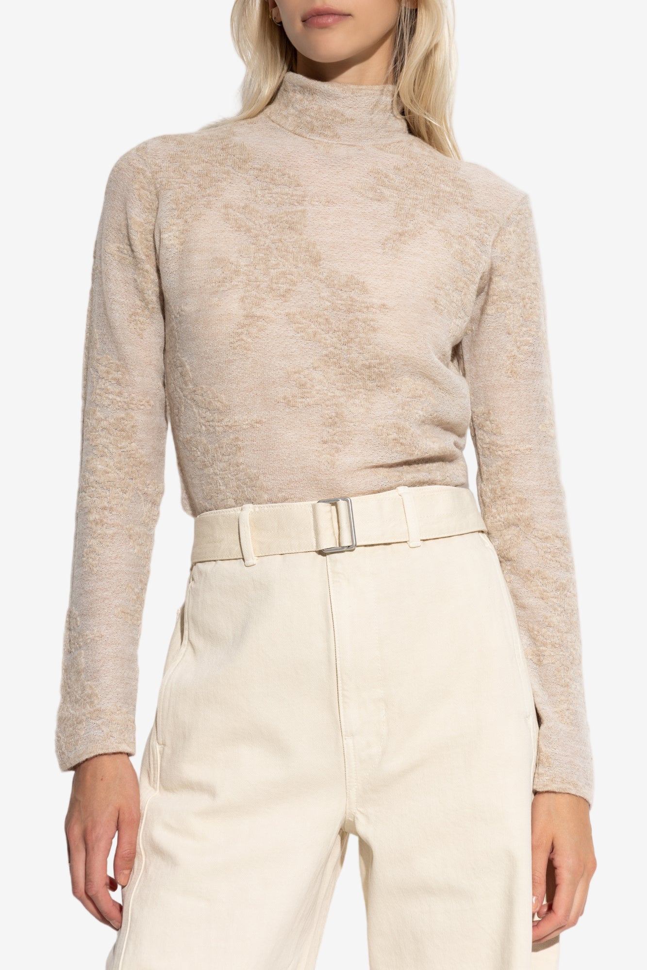 Sweater with a floral motif