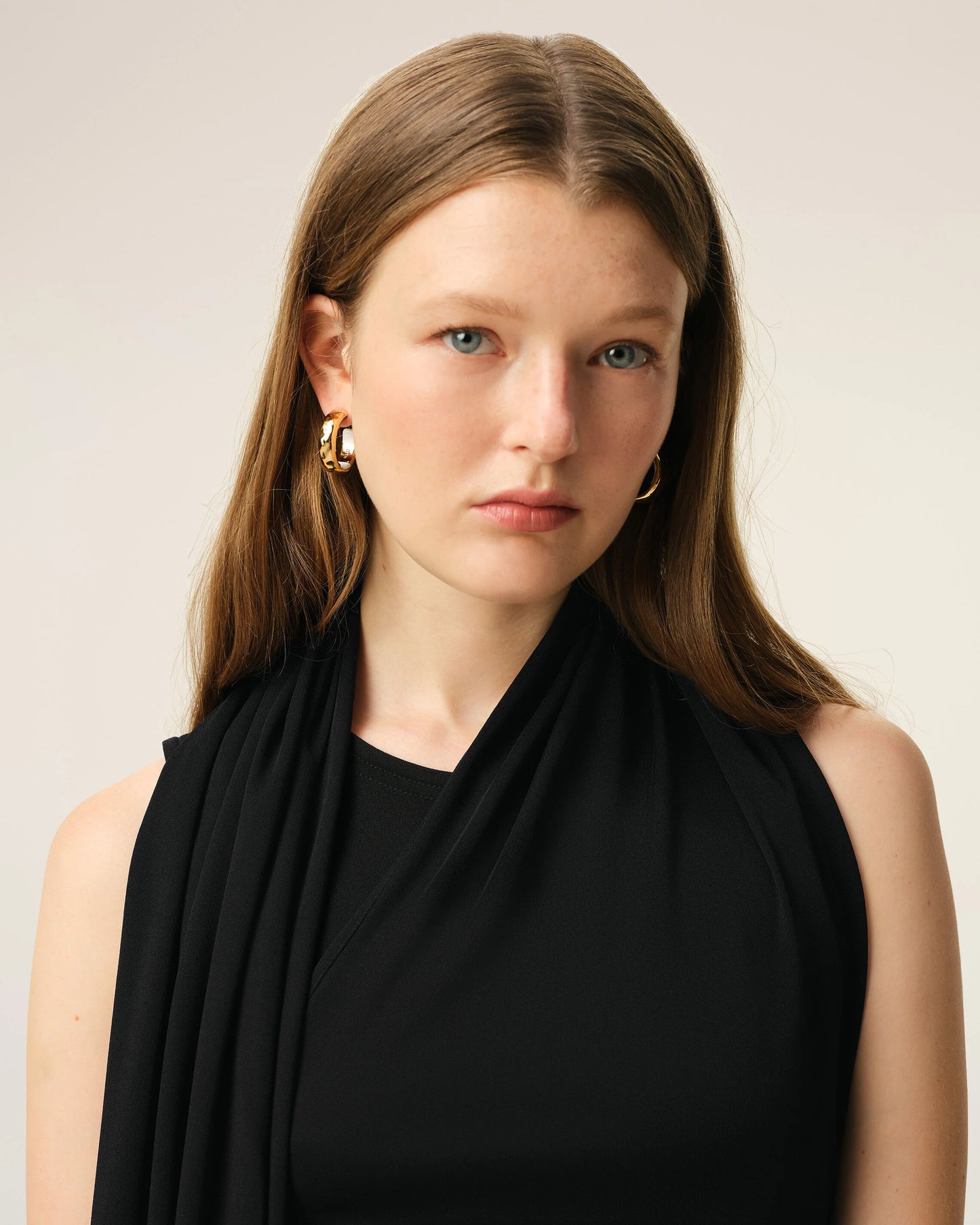 Long sleeveless lavaliere dress in crepe jersey