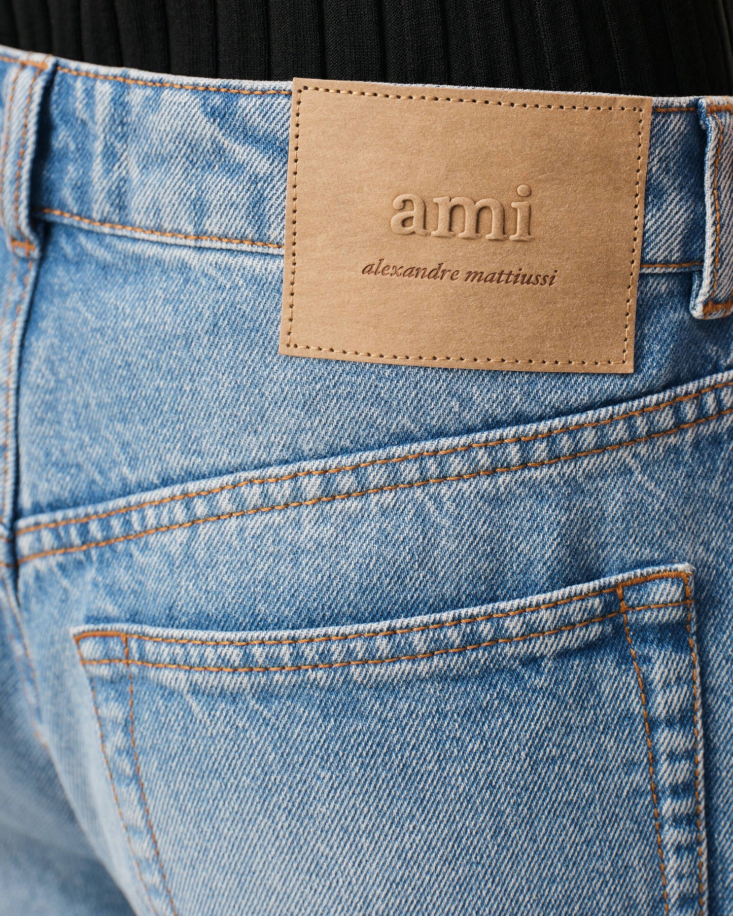 Large fit jeans in used indigo denim