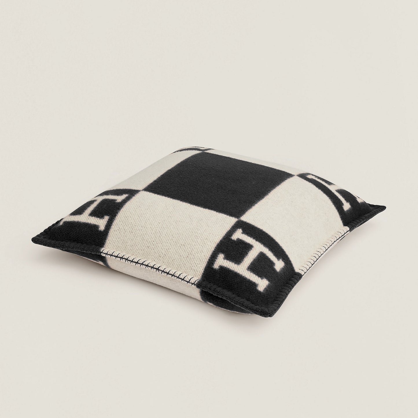 Pillow Avalon PM Black/White