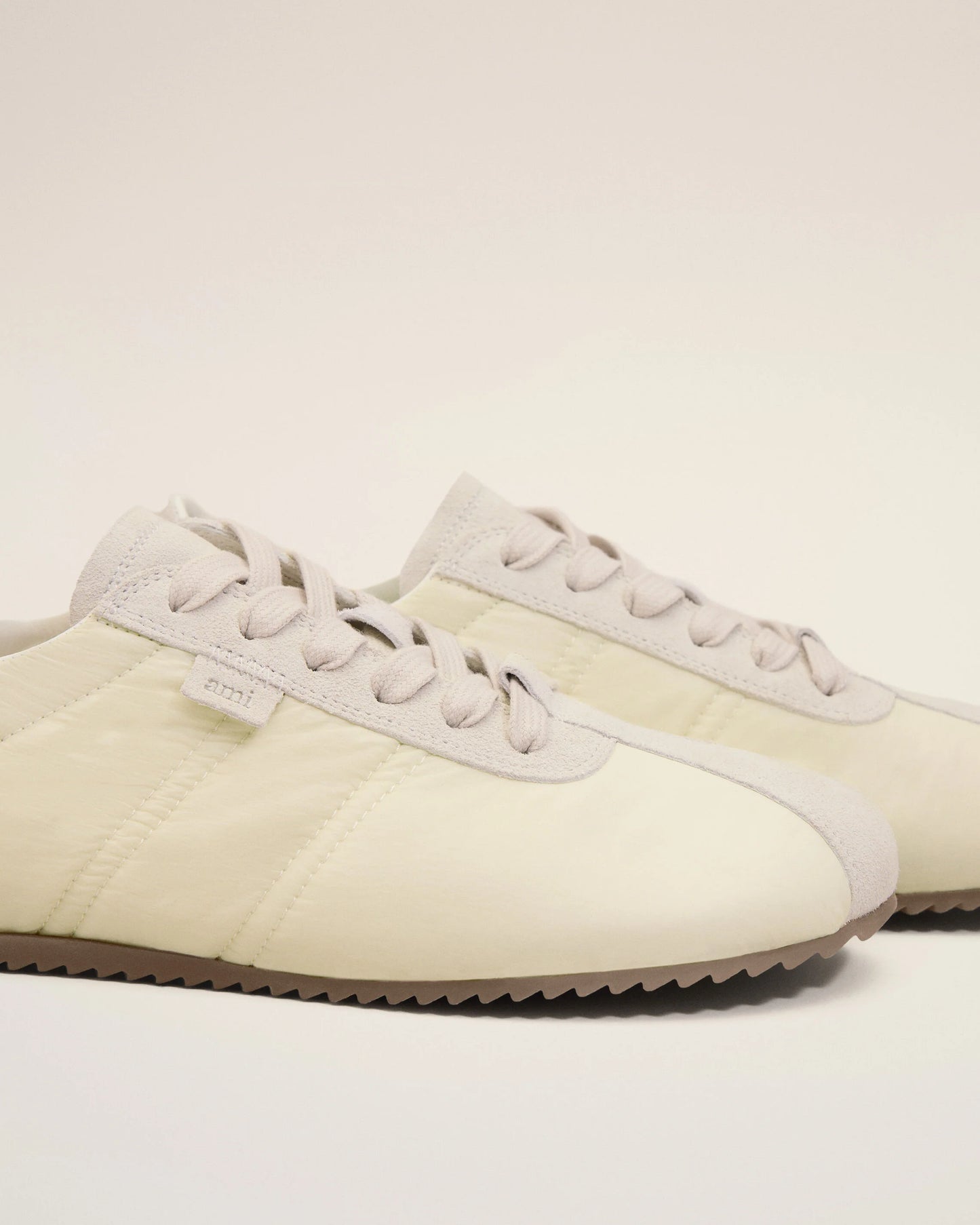 Soft sneakers in nylon