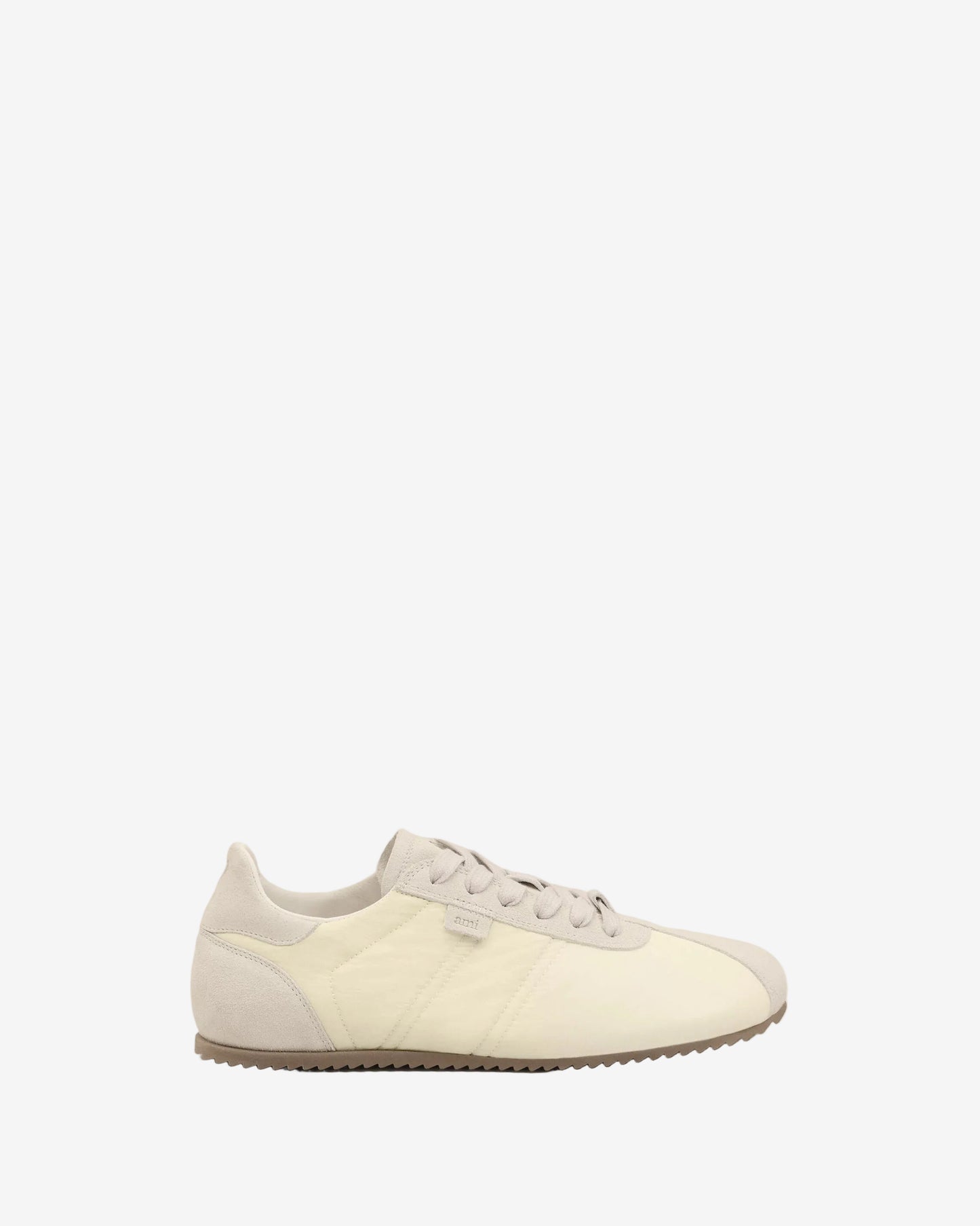 Soft sneakers in nylon