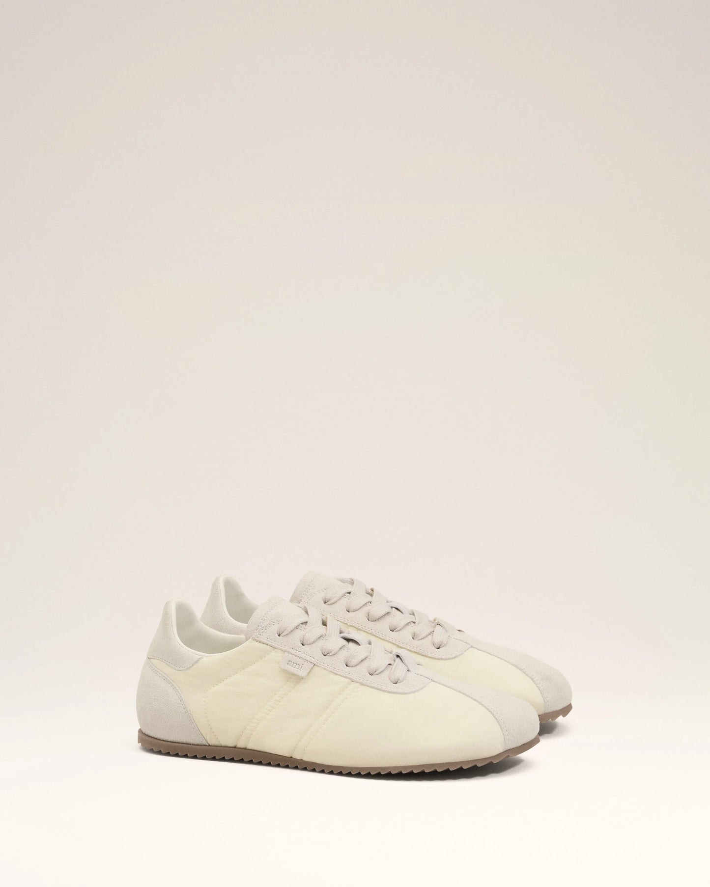 Soft sneakers in nylon