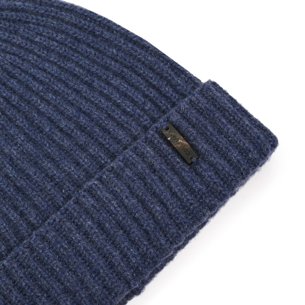 Knitted hat with contrast details