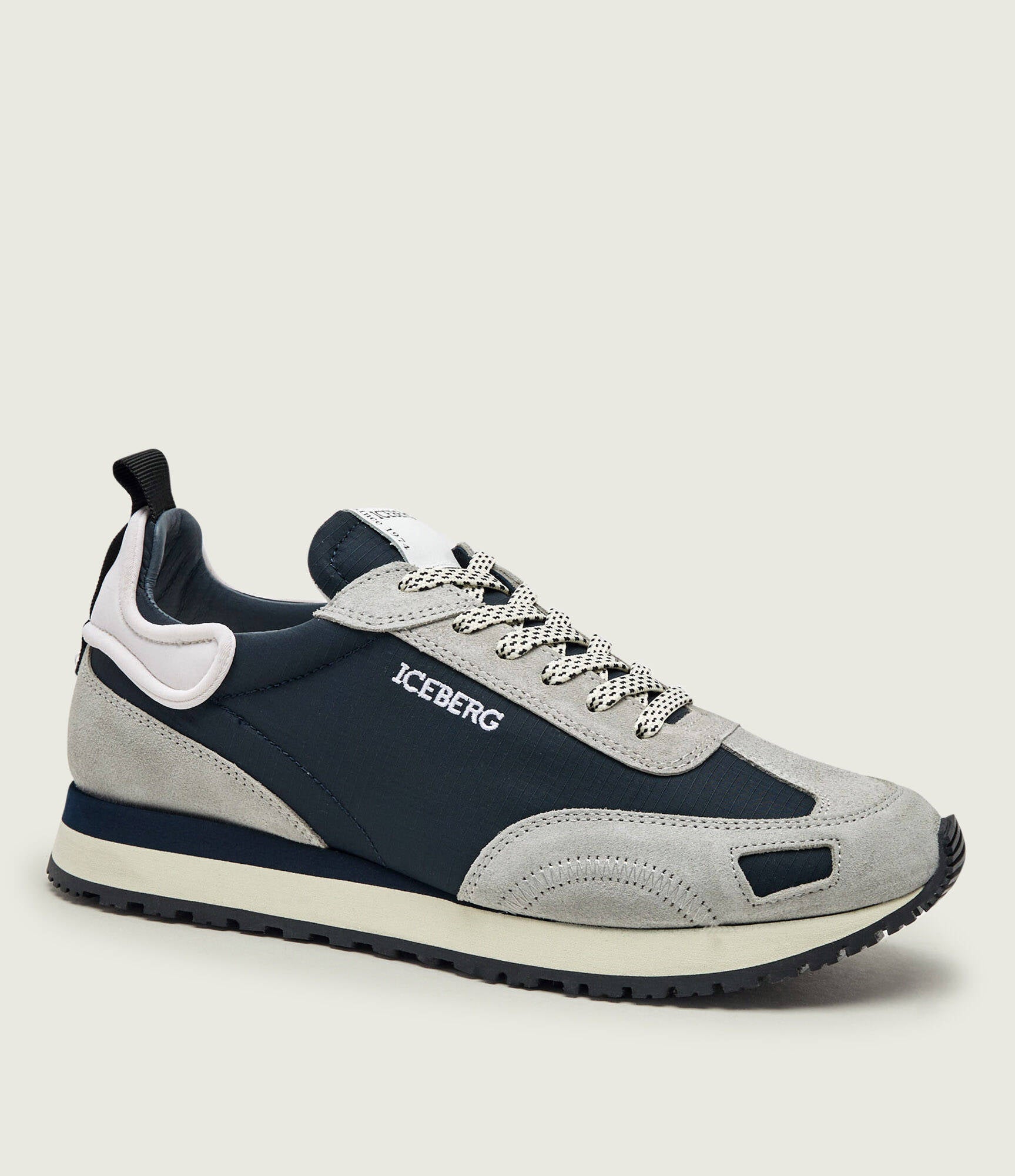 Sneakers UOMO 22E