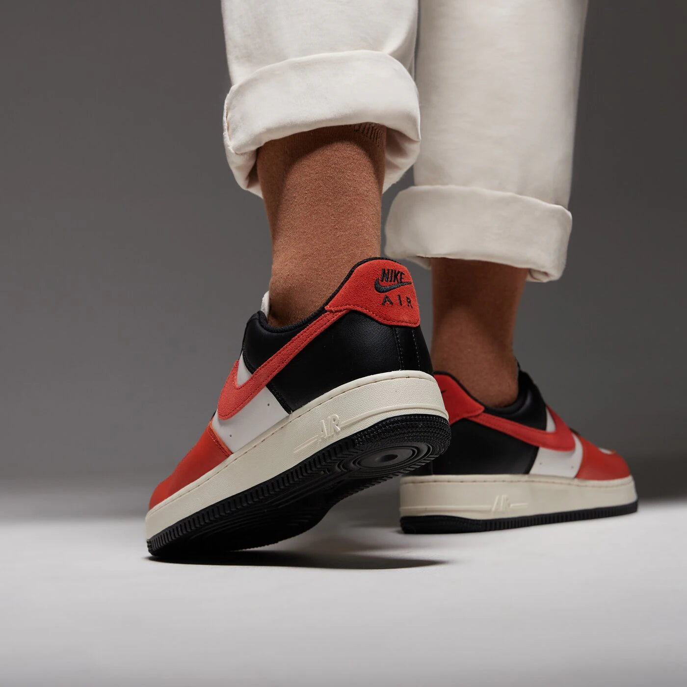 Nike AIR FORCE 1 '07 LV8