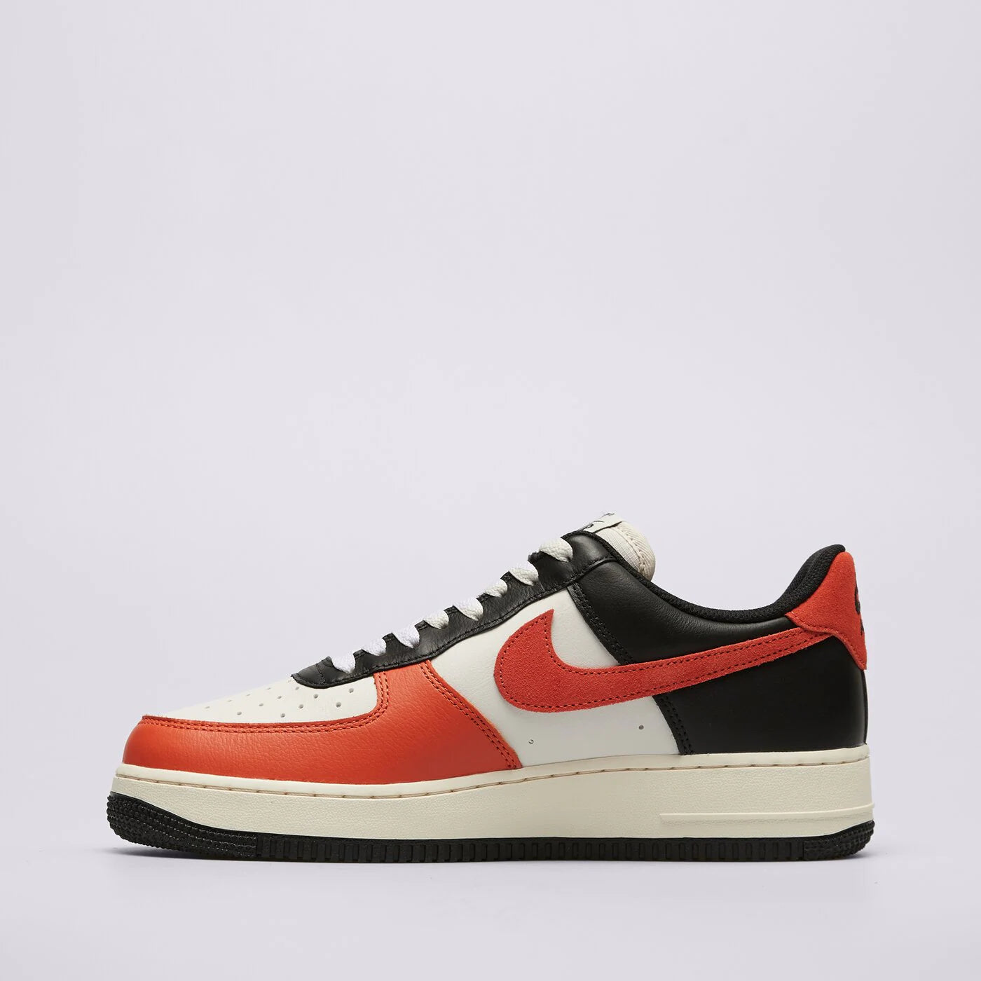 Nike AIR FORCE 1 '07 LV8