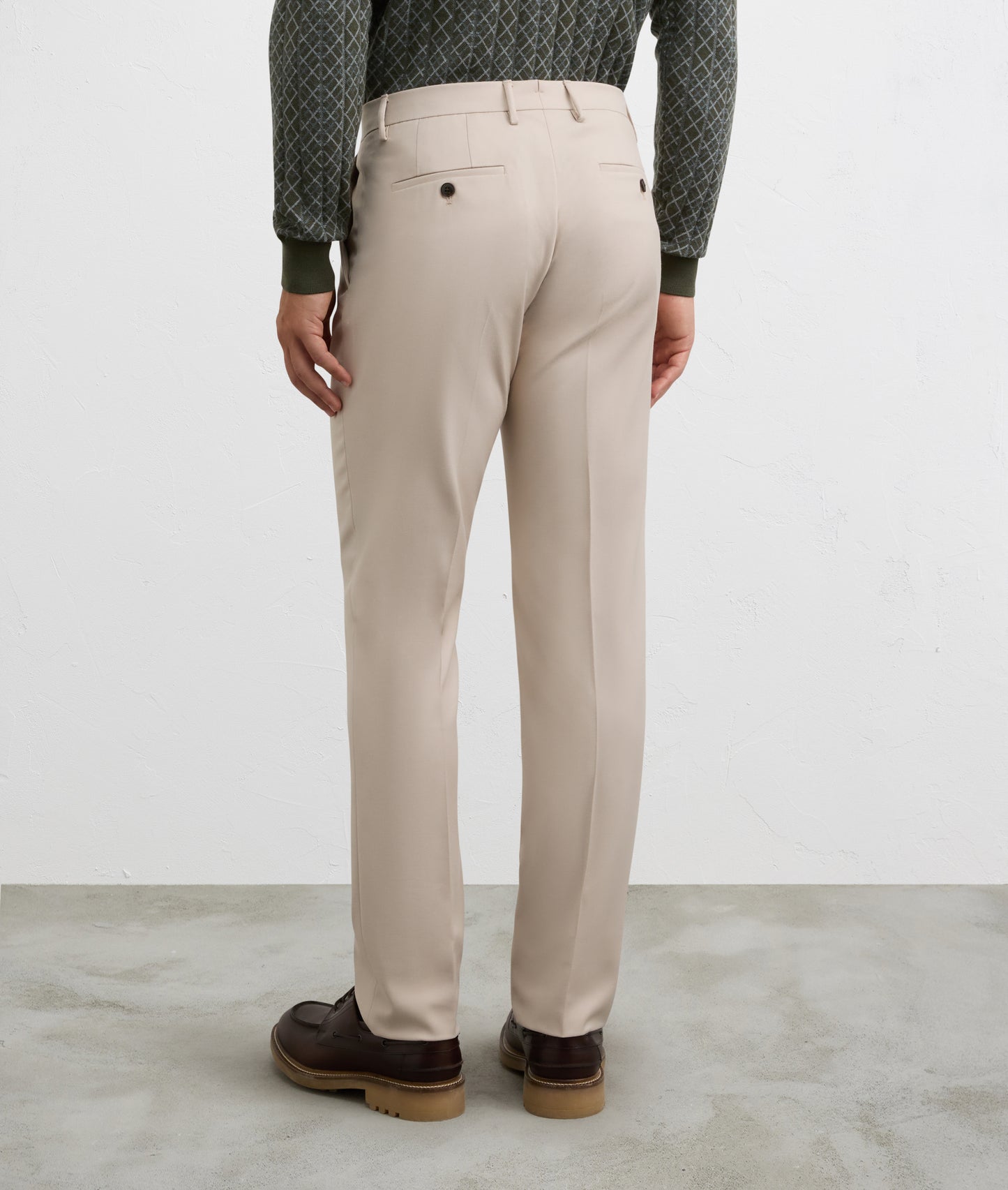 Natural flat front chinos in cotton and elastane