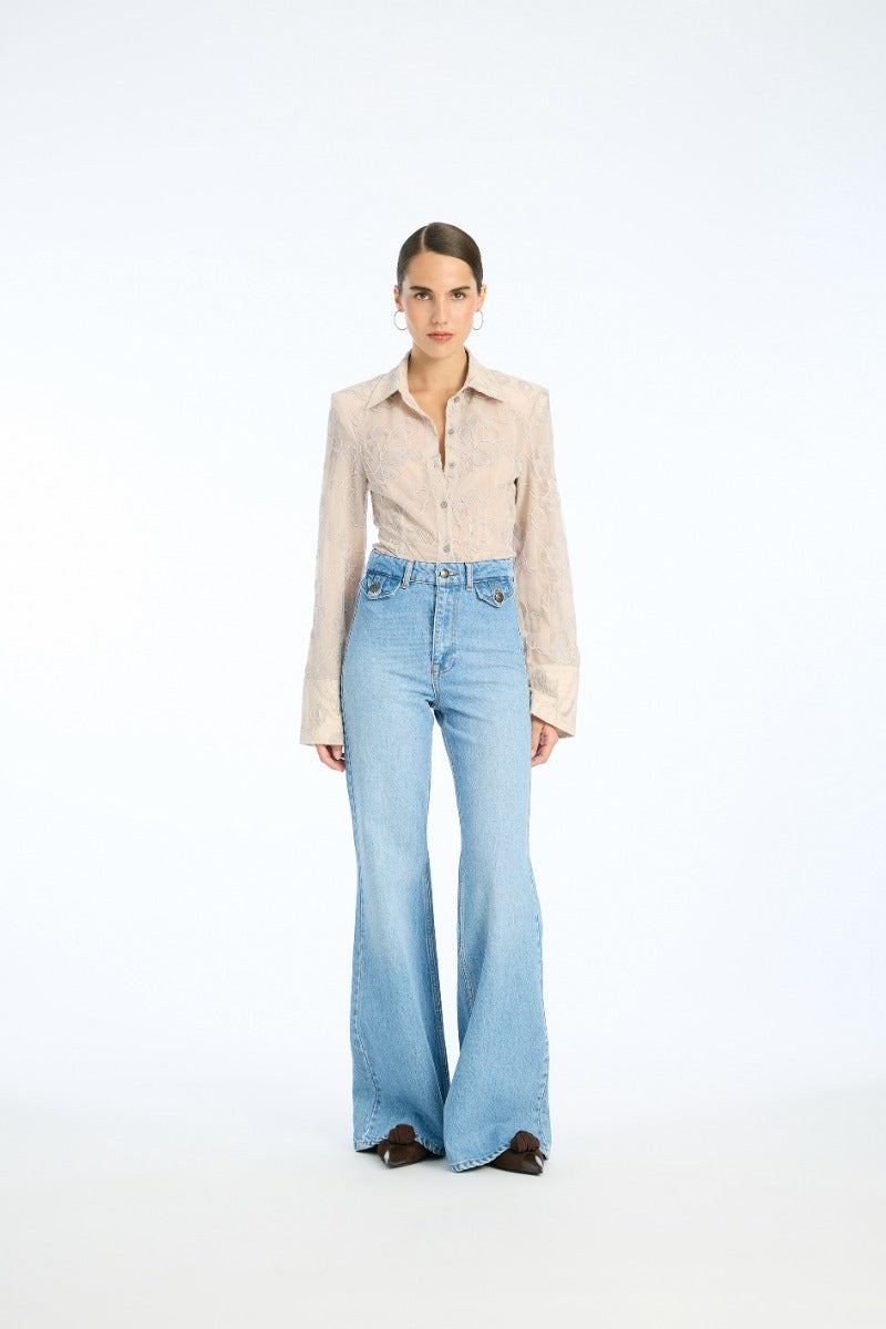 Flared highwaisted jeans