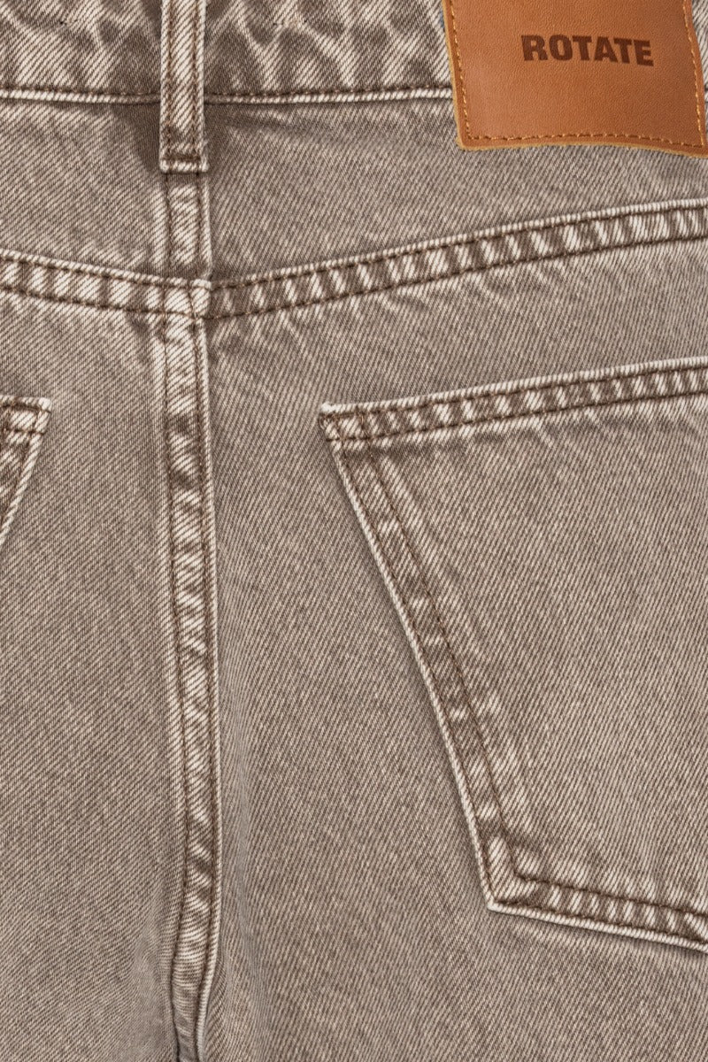 Loose Straight-Leg Jeans